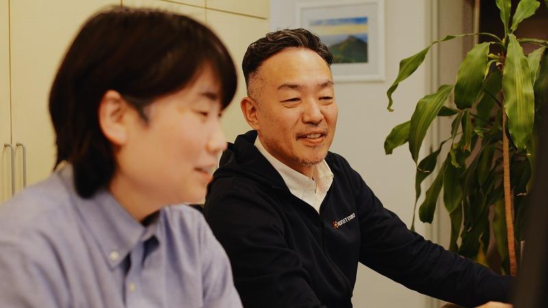 代表:村山
